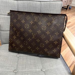 Vintage Louis Vuitton Monogram Toiletry Pouch 26